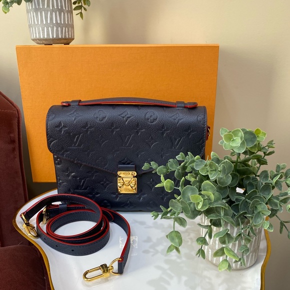 Sold! LV POCHETTE MÉTIS - Picture 2 of 10